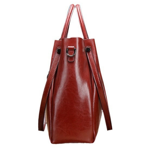 Clara’s Modern Classic | Refined Leather Tote Bag